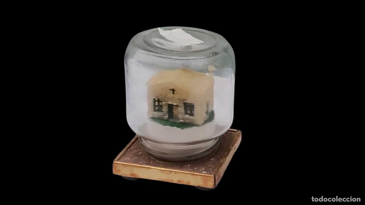 Vintage: Casita de Arroz sobre Peana Marr&oacute;n con Bordillo Dorado &ndash; Vintage 1993