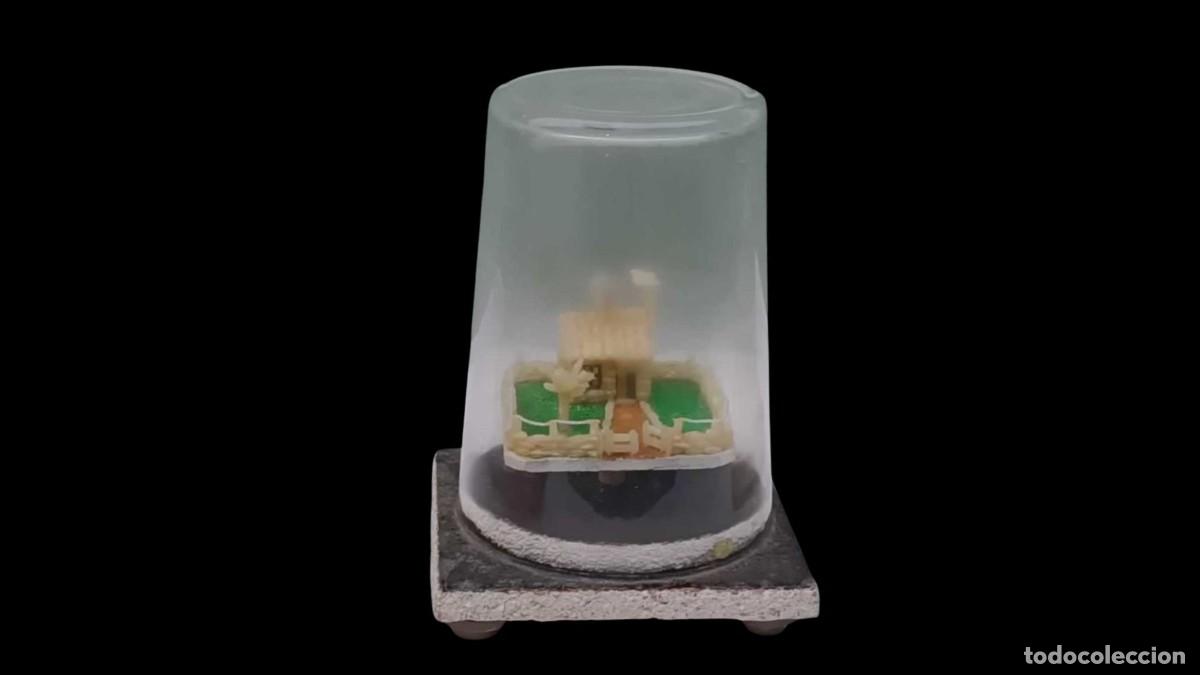 Vintage: Diorama de Arroz con Casita, Portera, C&eacute;sped, Cercado, Caminito y &Aacute;rbol &ndash; Vintage 1995, Hecho a Mano