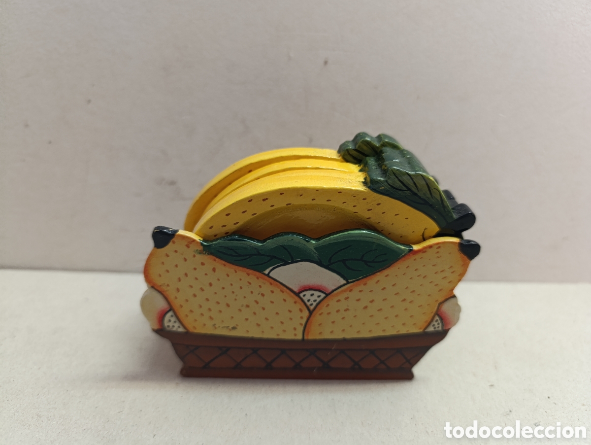 Vintage: POSAVASOS DE MADERA CON FORMA DE PERA.