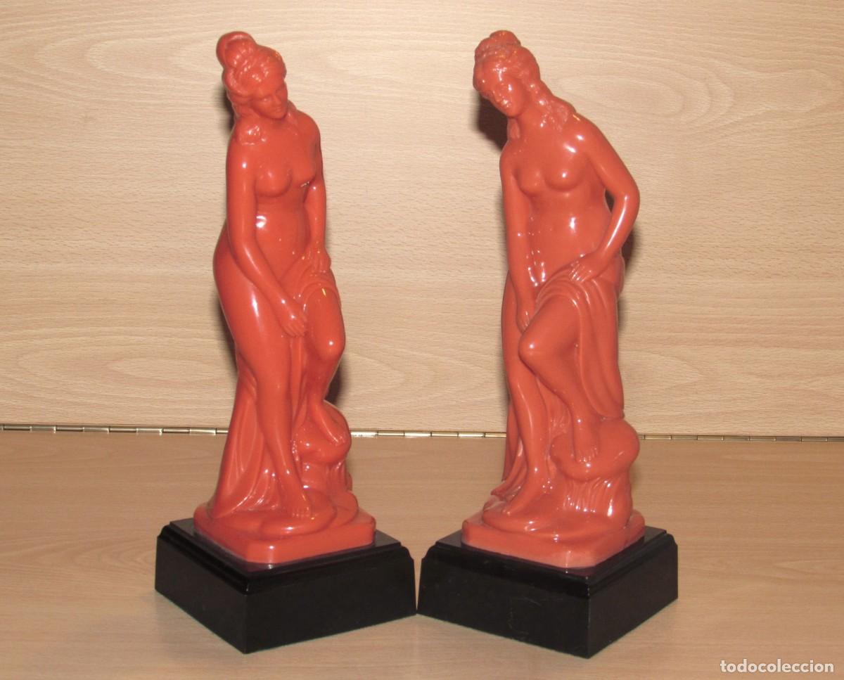 Vintage: Par figuras Diosa Venus o Afrodita del ba&ntilde;o baquelita vintage circa 1980