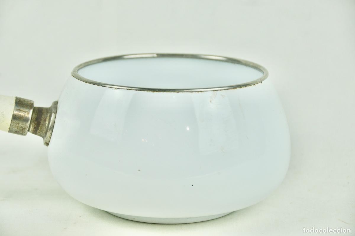 Vintage: Cazuela metal esmaltado y madera - Foto 2