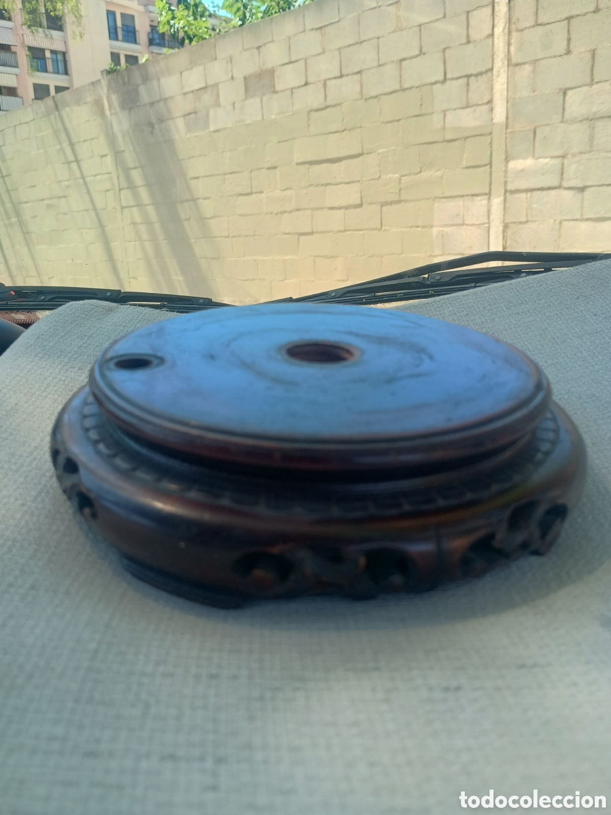 Vintage: Base de madera tallada