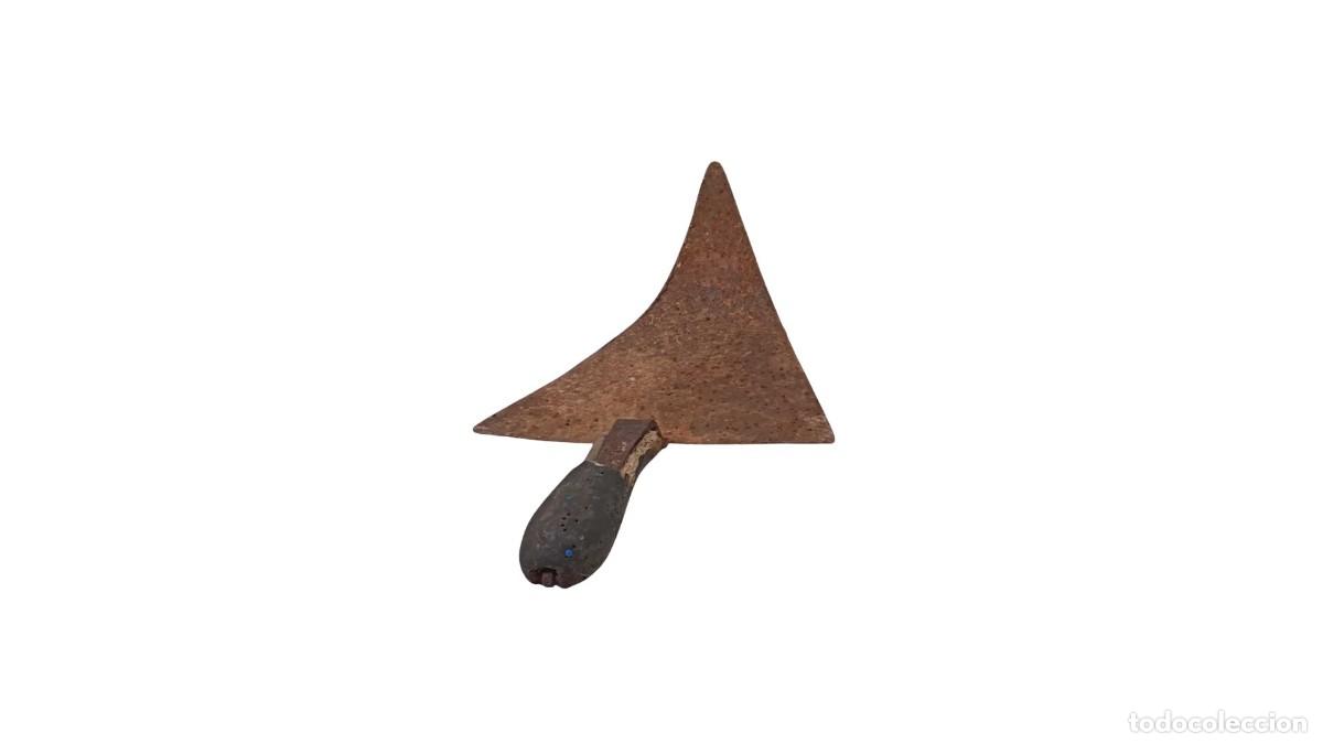 Vintage: Herramienta Antigua de Forja &ndash; Esp&aacute;tula Triangular o Raspador, Finales Siglo XIX