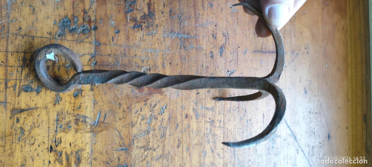 Vintage: Gancho de pozo de forja antiguo