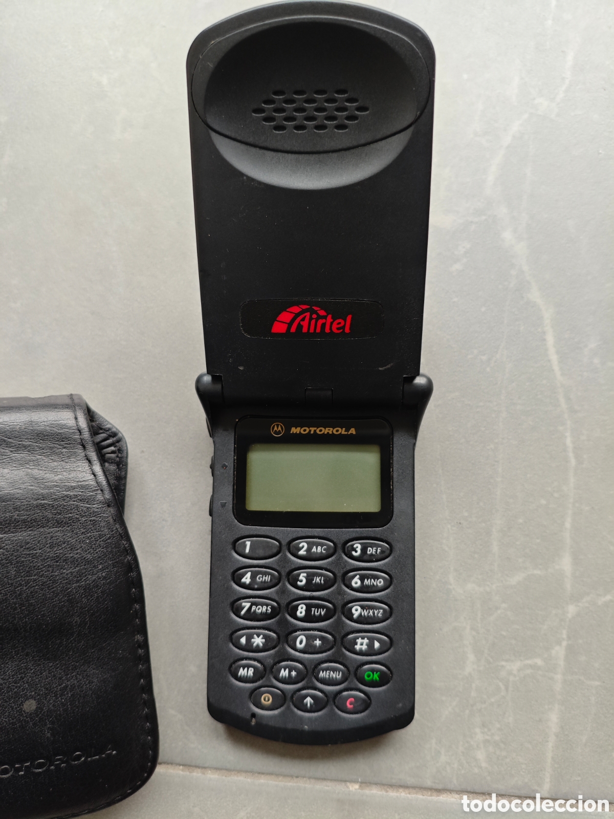 Vintage: Vintage Motorola StarTAC con su funda