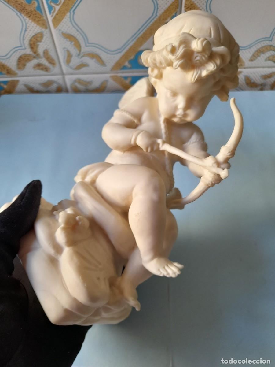 Vintage: Figura Cupido alado con arco y flecha pasta de marmol blanco