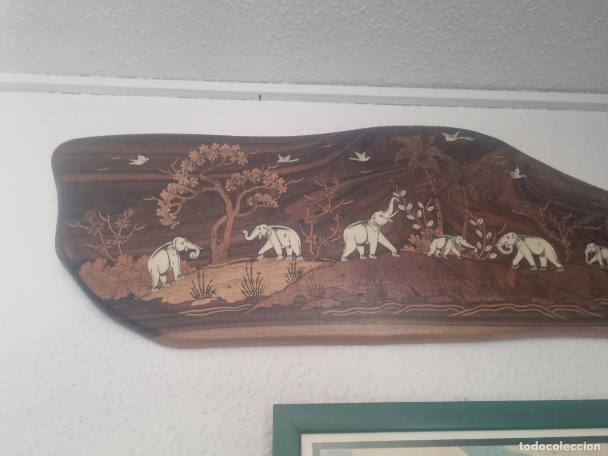 Vintage: tabla hindu con motivos ornamentales
