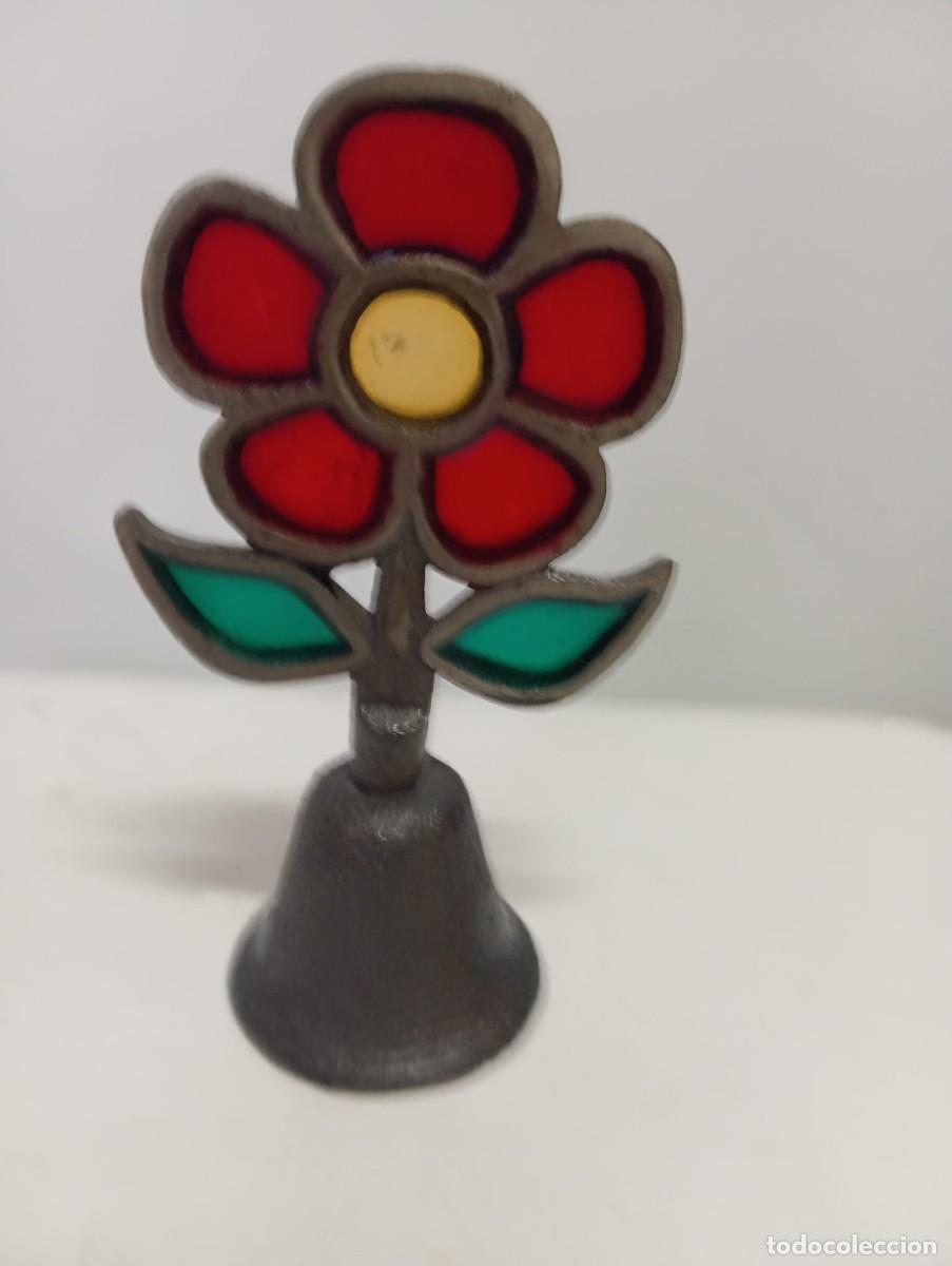 Vintage: CAMPANA DECORATIVA DE MESA CON FORMA DE FLOR