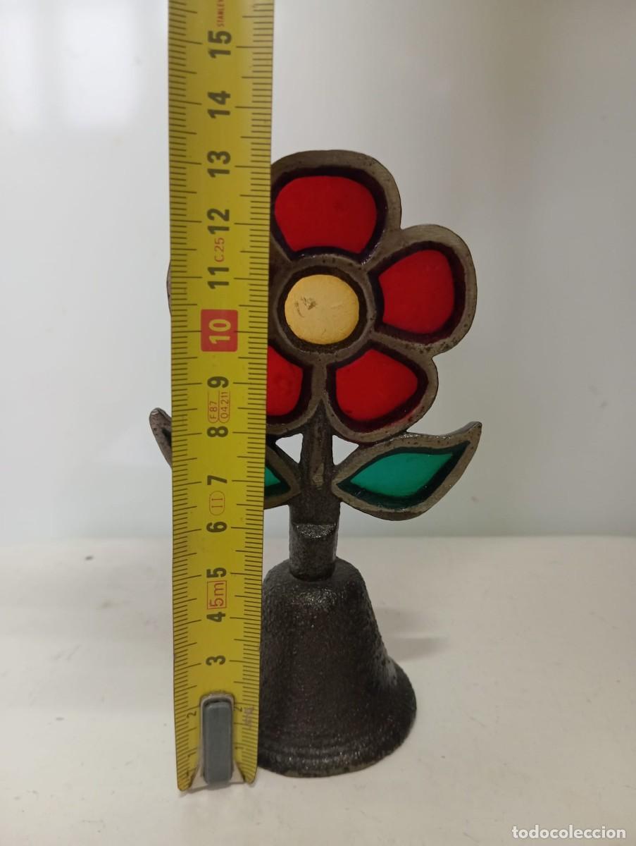 Vintage: CAMPANA DECORATIVA DE MESA CON FORMA DE FLOR - Foto 2