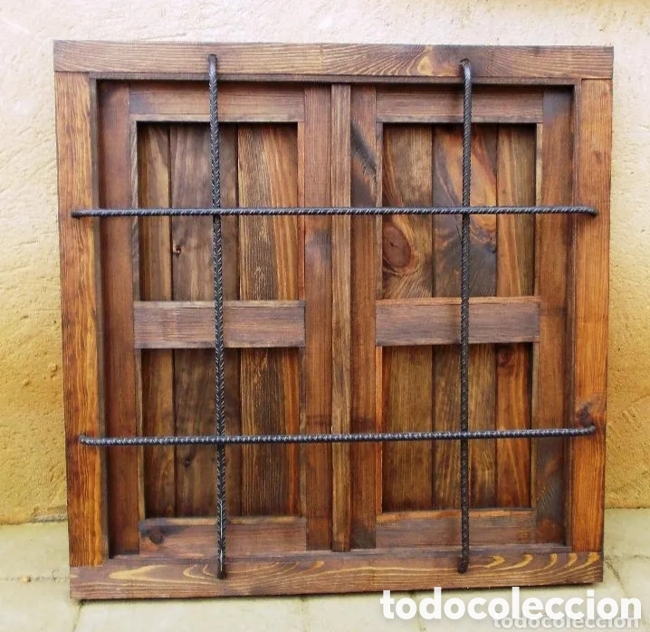 Vintage: Ventanas de madera con rejas de hierro