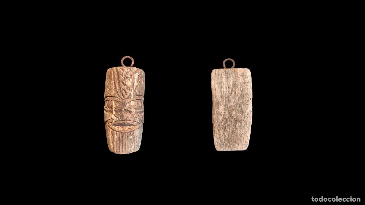 Vintage: AMULETO TOTEM COLGANTE TALLADO A MANO - MADERA AMAZONICA - ROSTRO TRIBAL INDIGENA - BRASIL - A&Ntilde;OS 60