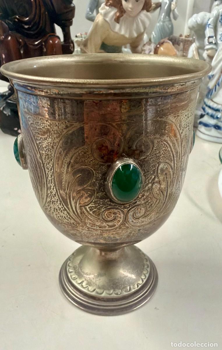 Vintage: Copa c&aacute;liz de metal grabado