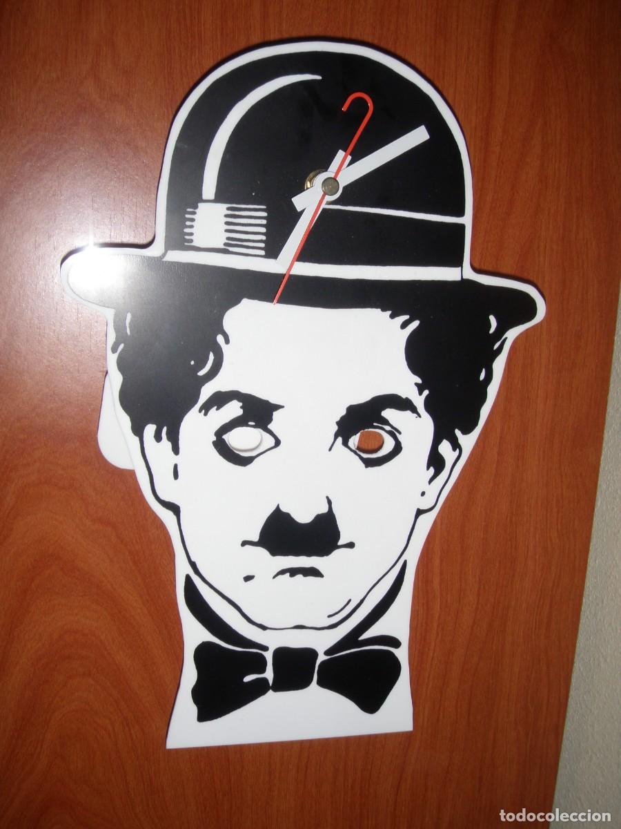 Vintage: RELOJ PENDULO CHARLIE CHAPLIN UNICO FUNCIONANDO COMO NUEVO - Foto 2
