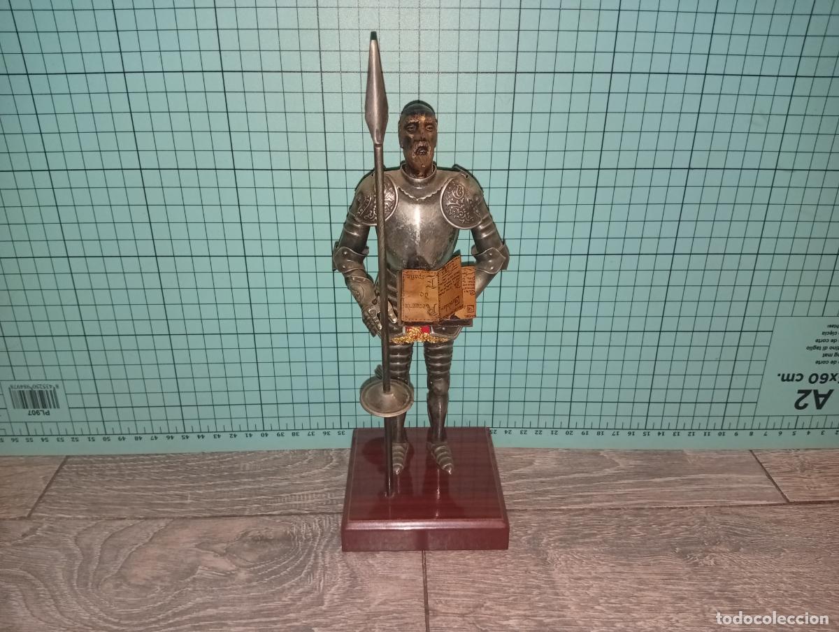 Vintage: Figura de Don Quijote de la Mancha artesania de Toledo en Metal 25 X 10