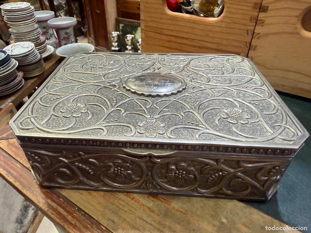 Vintage: FANTASTICA CAJA JOYERO DE METAL REPUJADO - MEDIDA 24X18X7 CM