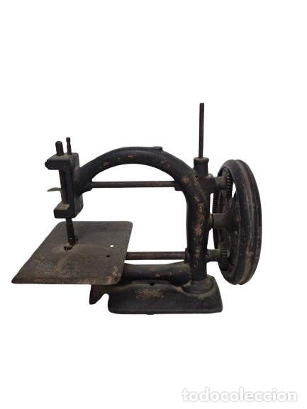 Vintage: Antigua M&aacute;quina de Coser Guhl & Harbeck, Hamburg - Mod. Original Express - de 1870 y 1890 - Hierro