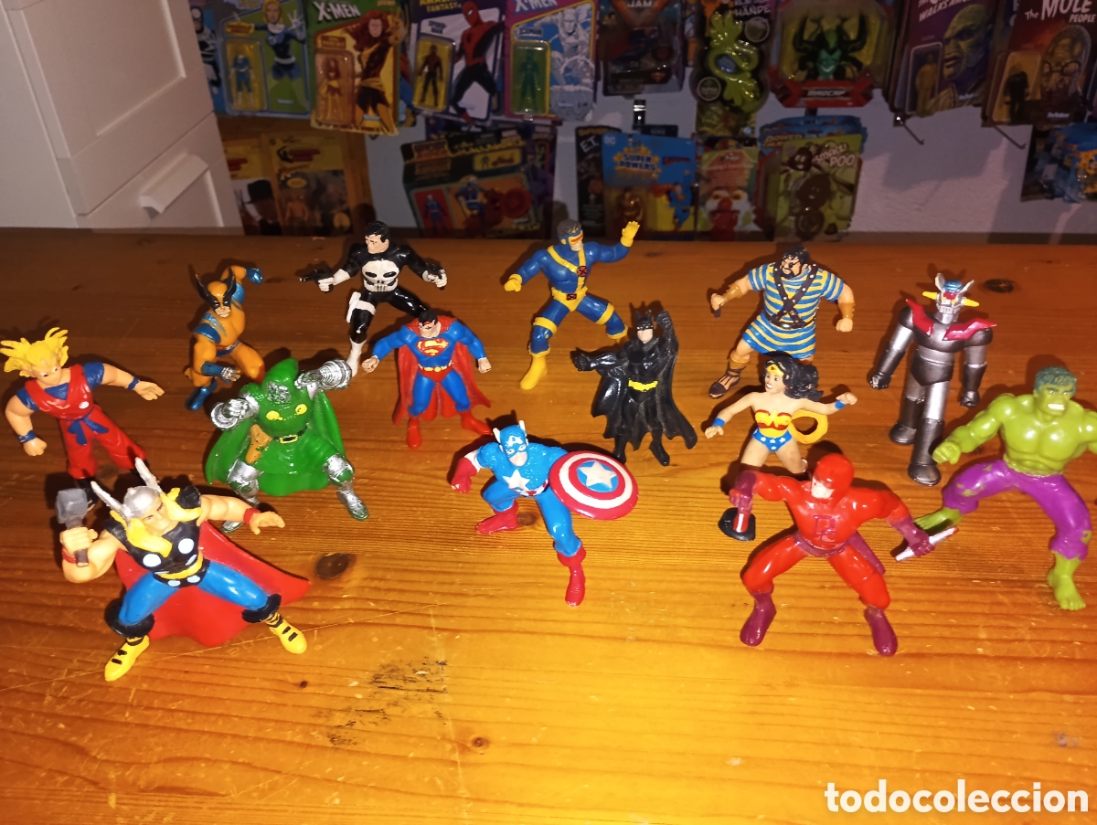 Vintage: Lote 14 Figuras Superh&eacute;roes Marvel y DC a&ntilde;os 90 pl&aacute;stico duro marca yolanda