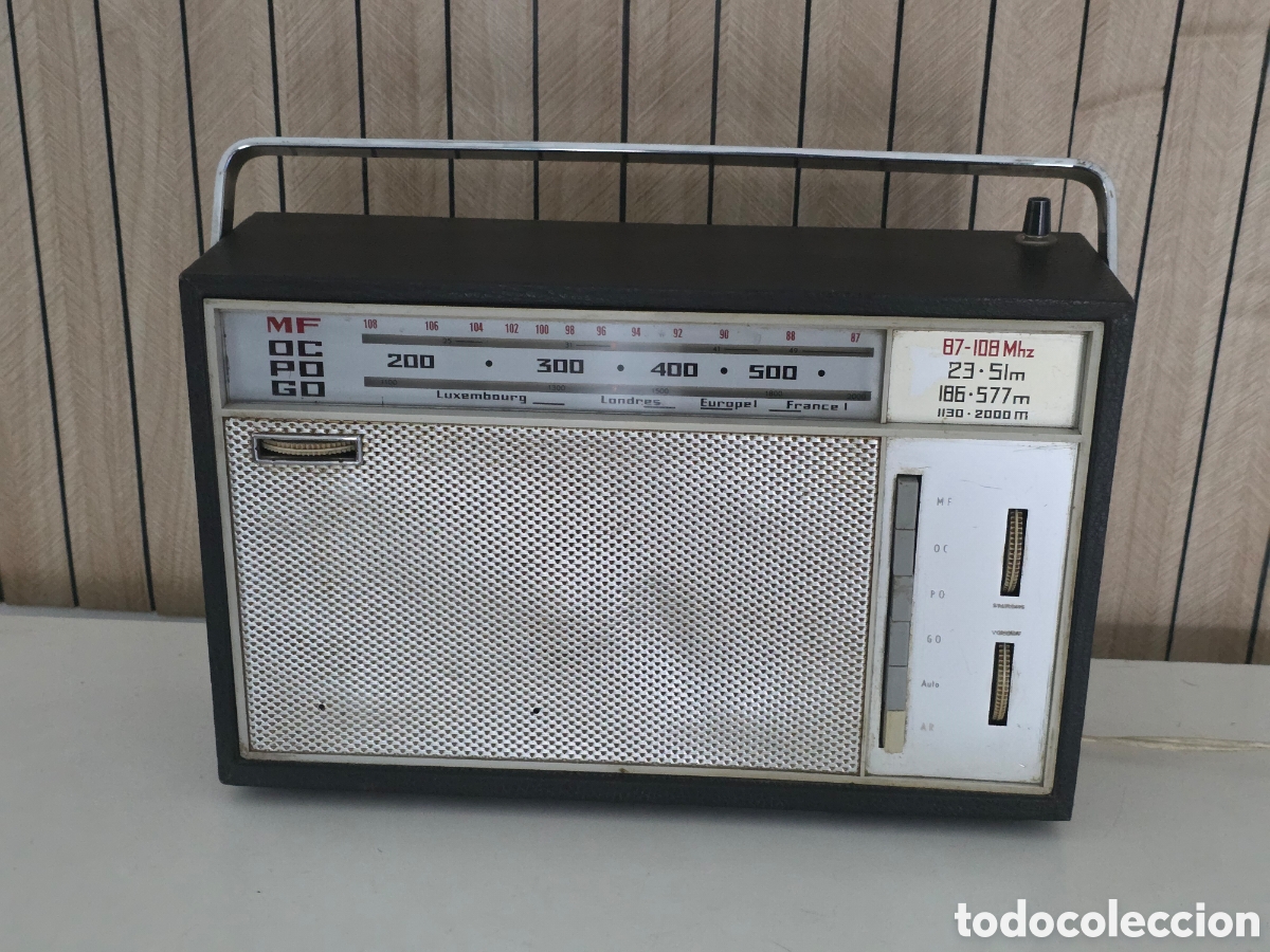 Vintage: Radio port&aacute;til vintage multibanda a&ntilde;os 60/70 &ndash; Sin probar