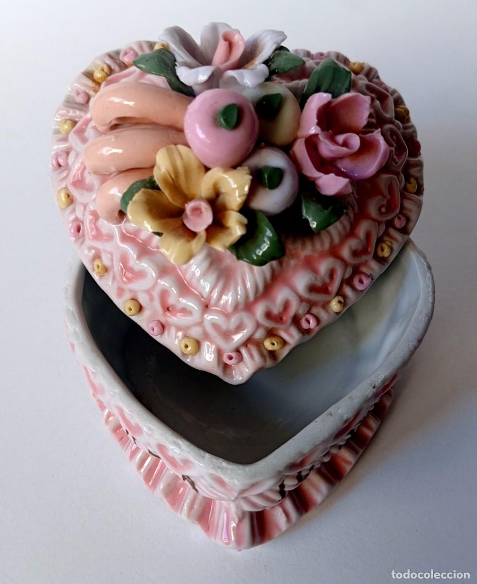 Vintage: PRECIOSO JOYERO DE CER&Aacute;MICA DISE&Ntilde;O CON FLORES Y FORMA DE CORAZ&Oacute;N