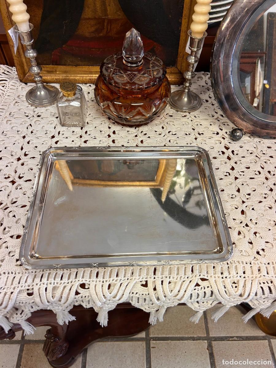 Vintage: Bandeja rectangular ba&ntilde;o de plata