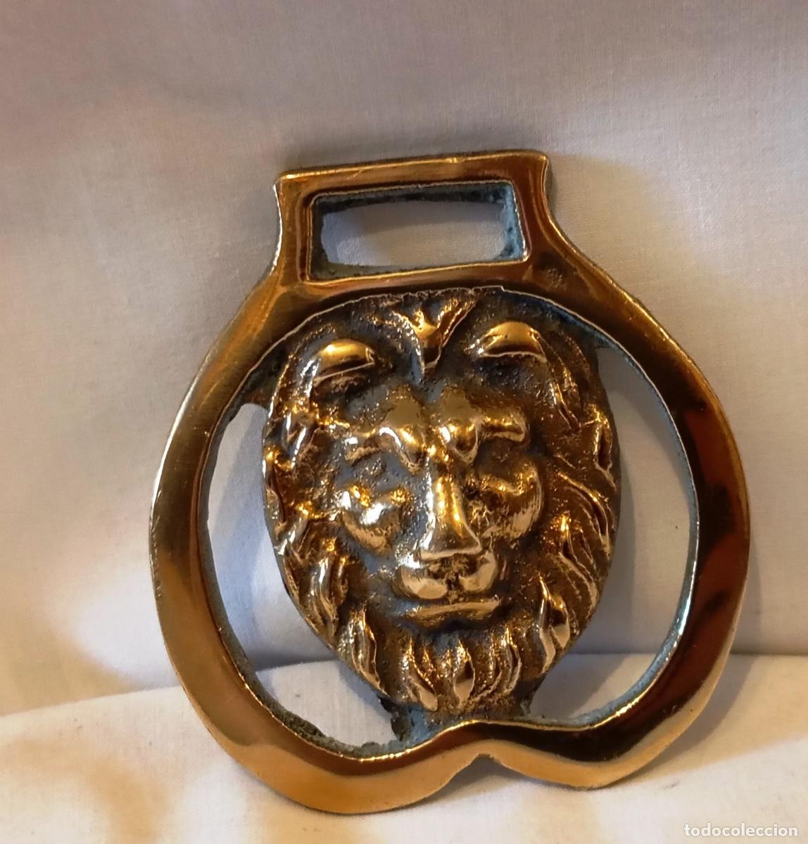 Vintage: Adorno vintage le&oacute;n herradura lat&oacute;n Insignia de lat&oacute;n para caballo, a menudo llamada &rdquo;horse brass&rdquo;