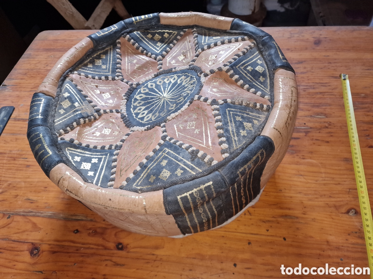 Vintage: Viejo puff marroqu&iacute; en piel, medida 40x20cm redondo