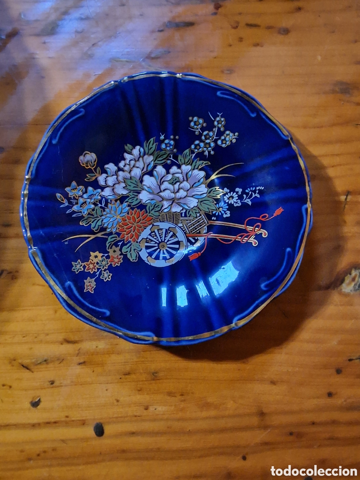 Vintage: Precioso plato caf&eacute;, decorativo,con sello,medida 12 cm y medio