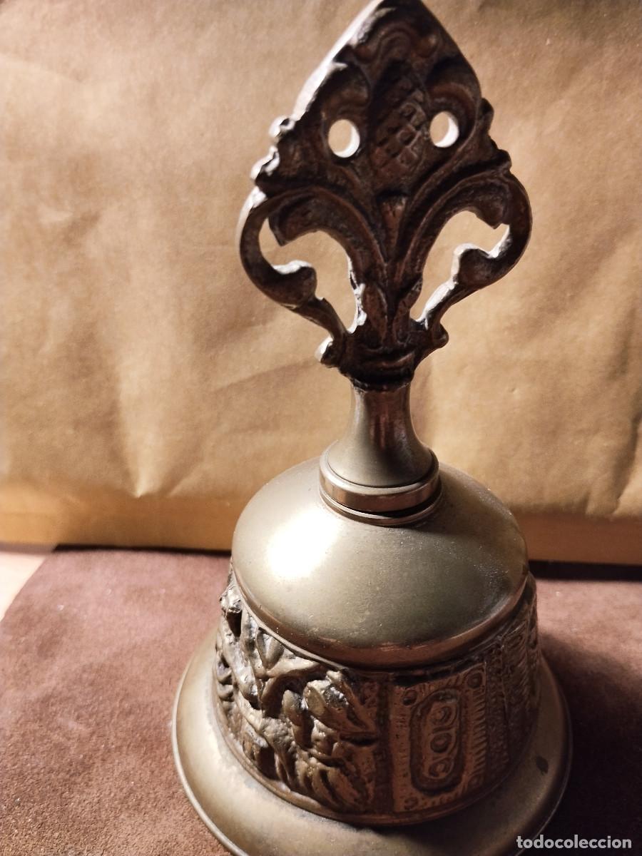 Vintage: Campana decorativa grabada &ndash; Mango calado &ndash; Vintage
