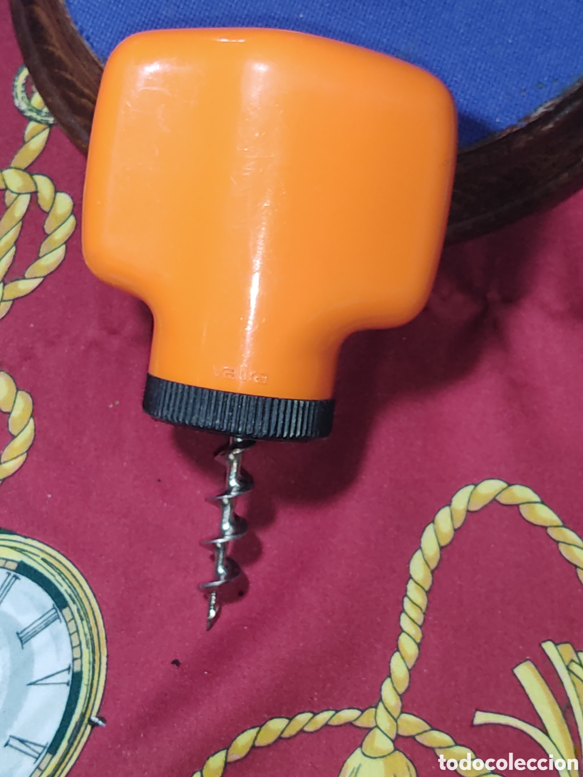 Vintage: Sacacorchos Vintage de color naranja.