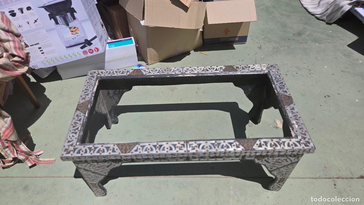 Vintage: mesa arabe de madera y chapas - Foto 5