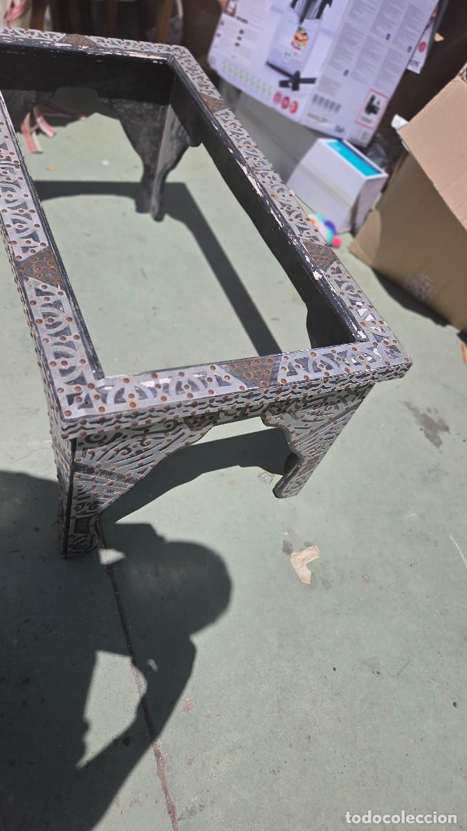 Vintage: mesa arabe de madera y chapas - Foto 6