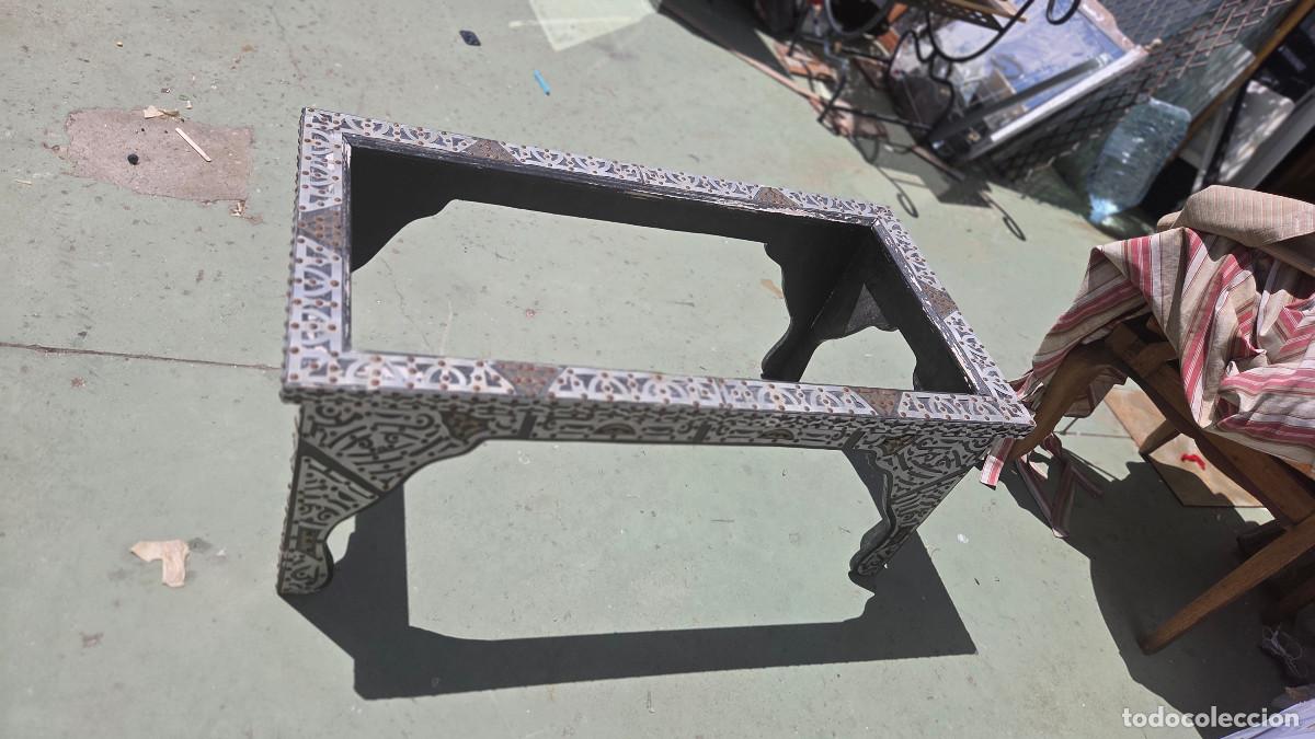 Vintage: mesa arabe de madera y chapas - Foto 7