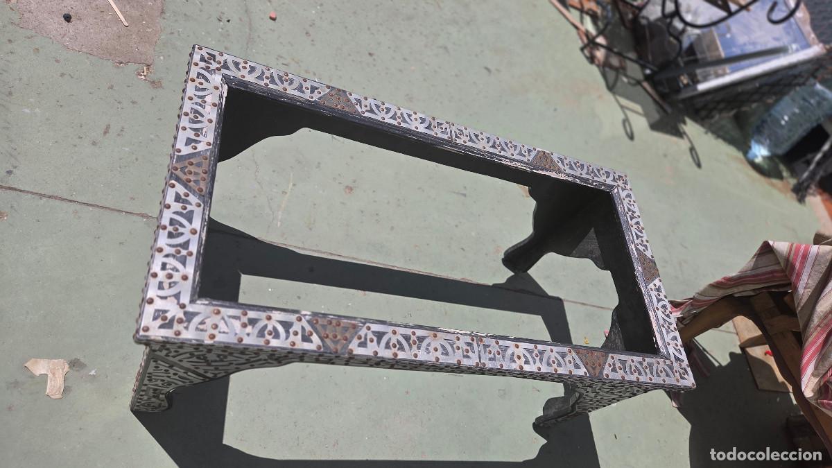Vintage: mesa arabe de madera y chapas - Foto 8