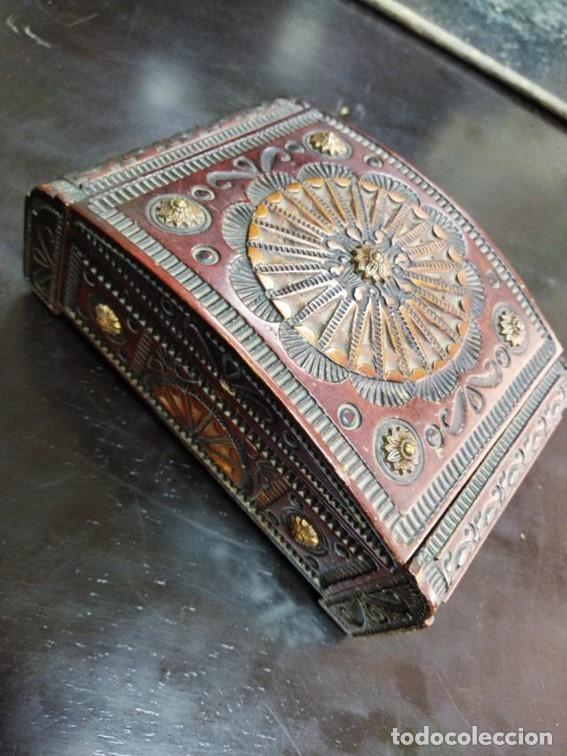 Vintage: Caja tabaquera antigua decorada de madera &ndash; estilo vintage &ndash; joyero o estuche decorativo