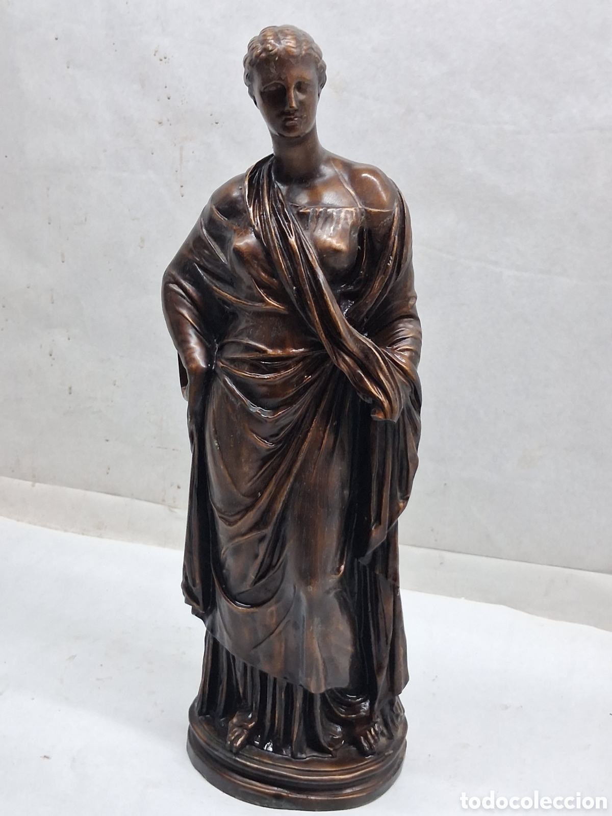 Vintage: Figura dama imitaci&oacute;n bronce