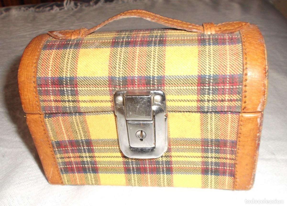 Vintage: baul peque&ntilde;o interior forrado
