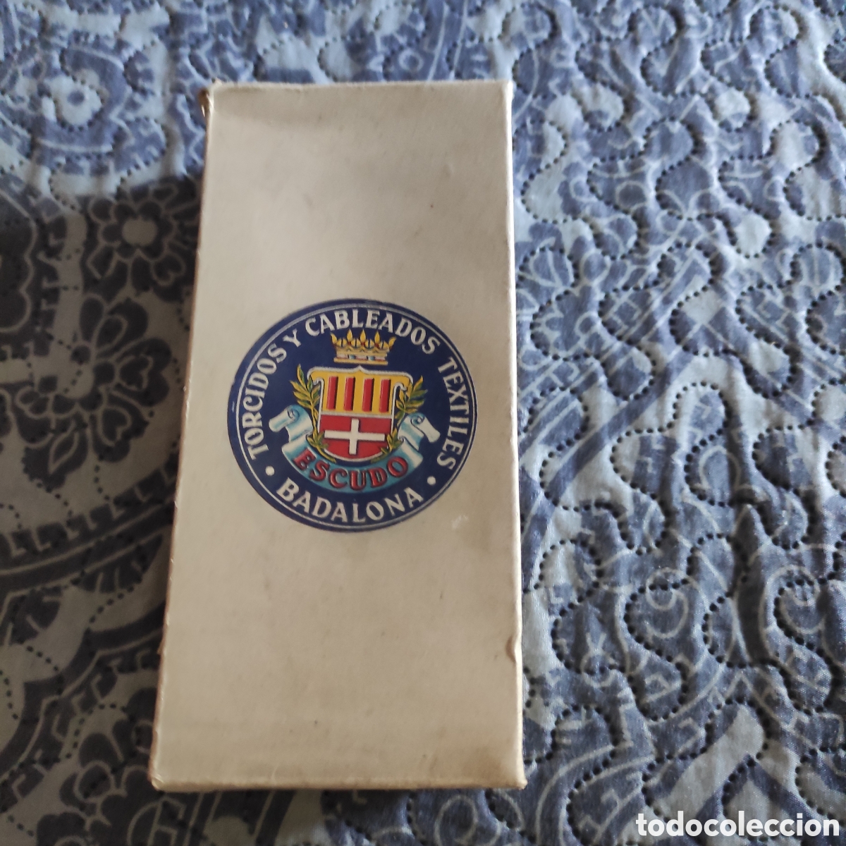 Vintage: Caja ovillos gris, torcidos y cableados textiles Badalona.vintage