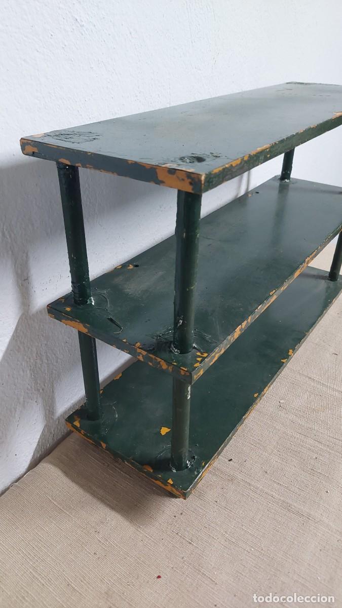 Vintage: Estanteria de madera pintada - Foto 2