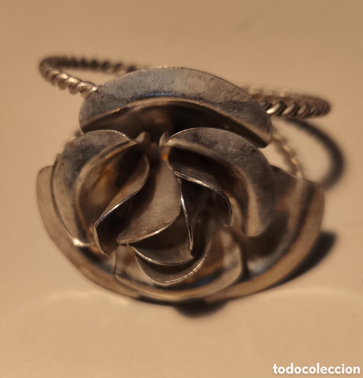 Vintage: 4 servilleteros plateados con forma de rosa