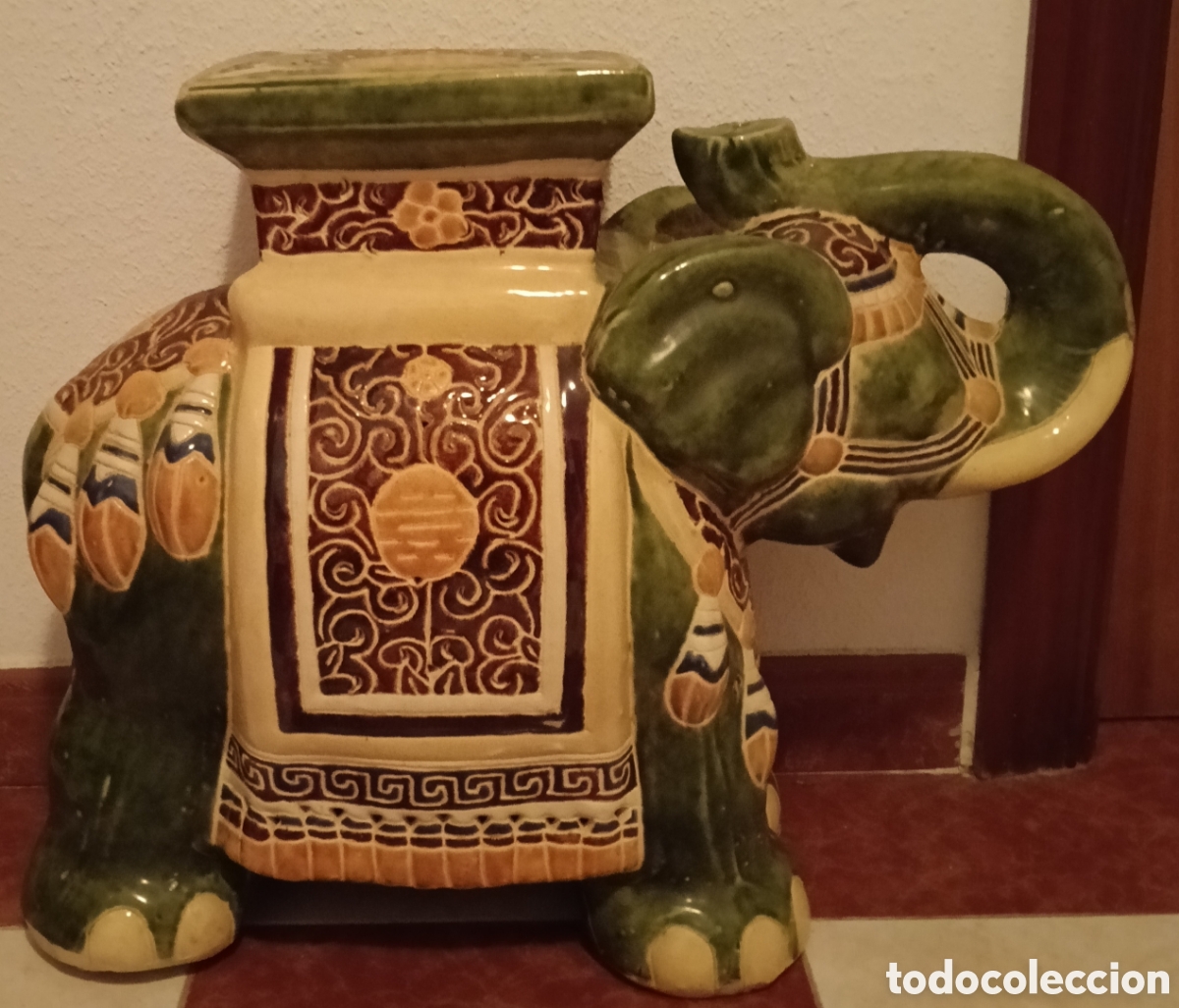 Vintage: Soporte en forma de elefante.