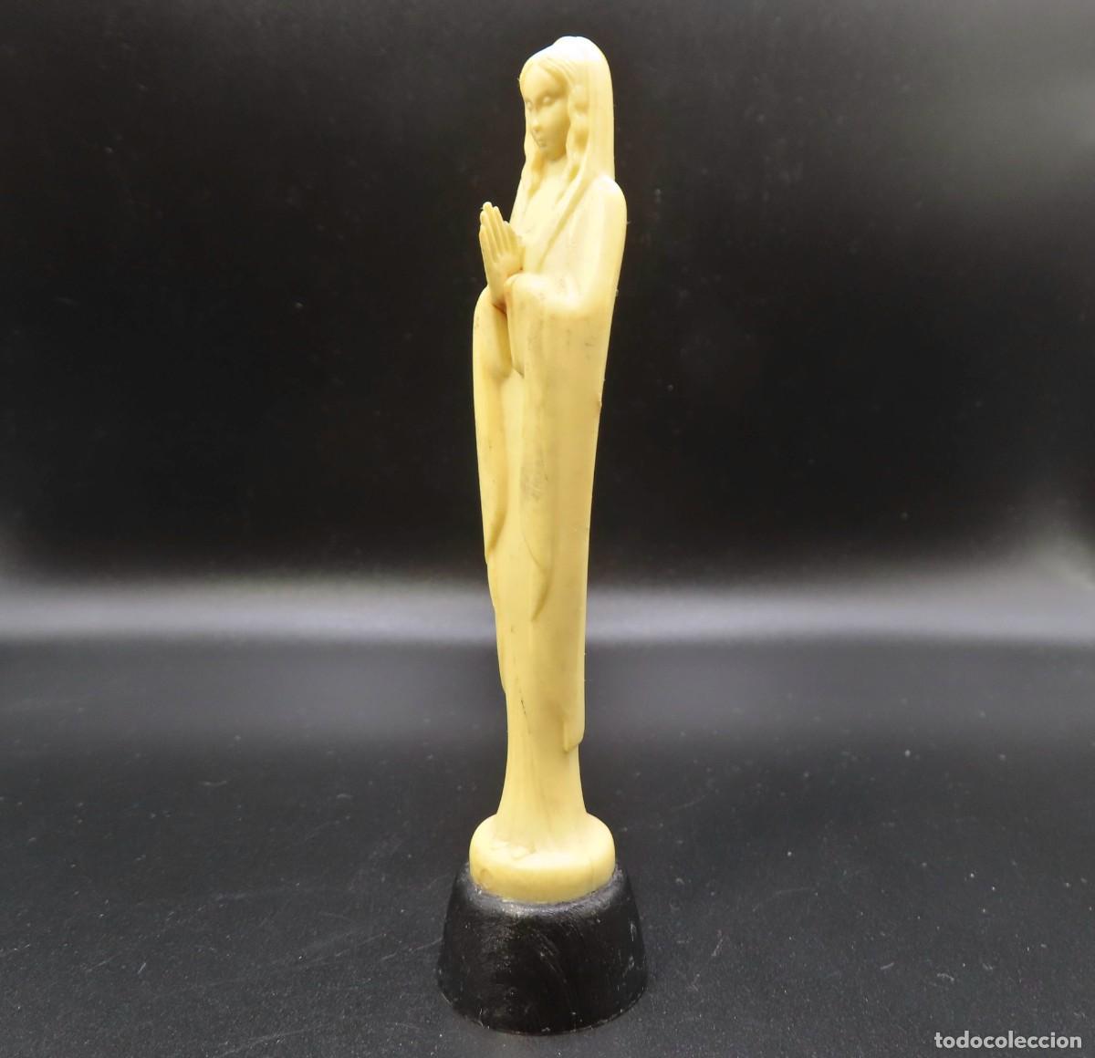 Vintage: FIGURA MINIATURA VIRGEN PL&Aacute;STICO - Foto 2