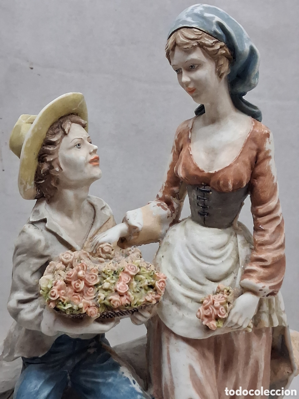 Vintage: Pareja j&oacute;venes con flores - Foto 2