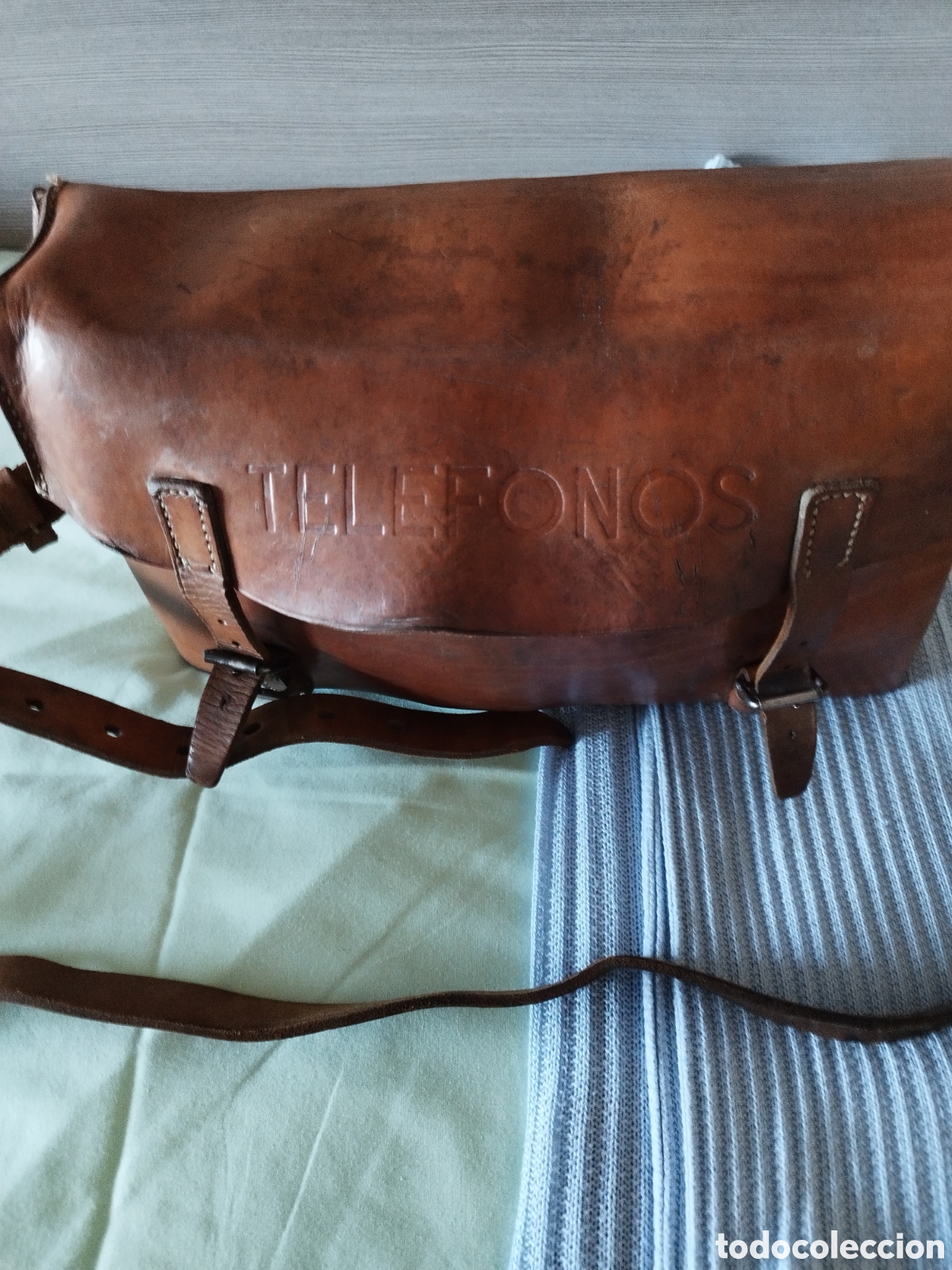 Vintage: Cartera cuero antigua TEL&Eacute;FONOS