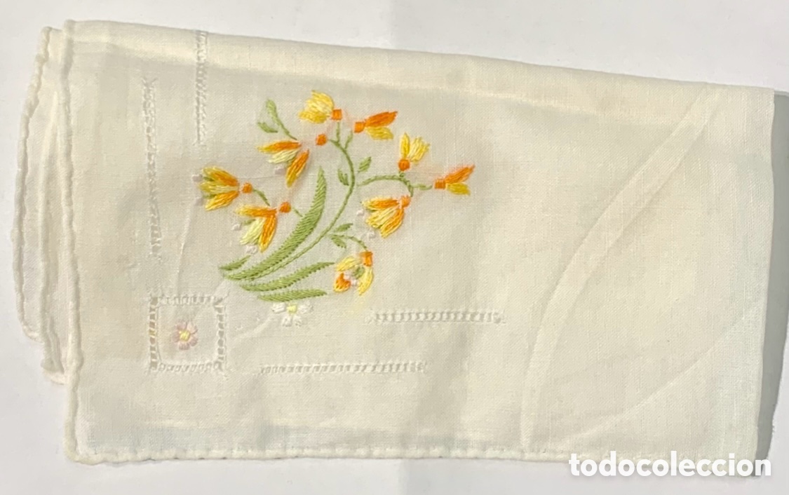 Vintage: Pa&ntilde;uelo de bolsillo. Algod&oacute;n. Bordado a mano. A&ntilde;os 50.