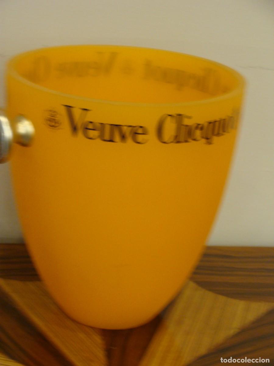 Vintage: Cubitera de hielo Veuve Clicquot con logotipo de la marca