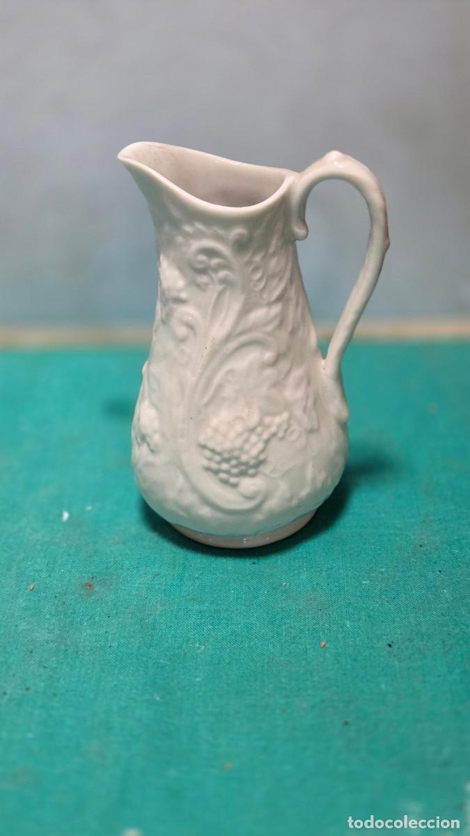 Vintage: peque&ntilde;a jarra porcelana biscuit