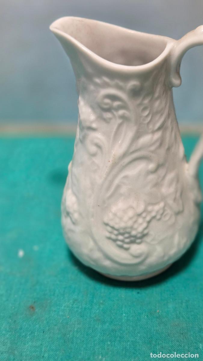 Vintage: peque&ntilde;a jarra porcelana biscuit - Foto 3