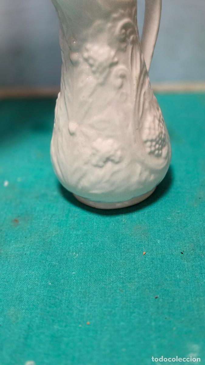 Vintage: peque&ntilde;a jarra porcelana biscuit - Foto 4