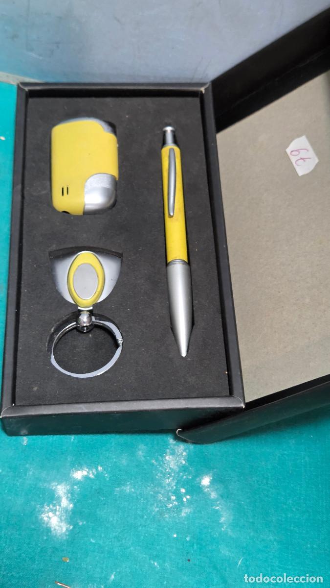 Vintage: mechero, boligrafo y llavero coleccionable