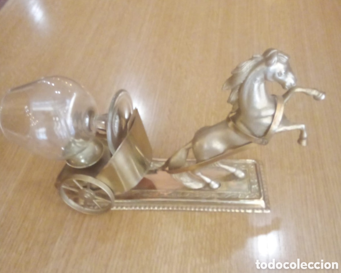 Vintage: Preciosa Figura Calienta Copas Metal plateado y dorado.